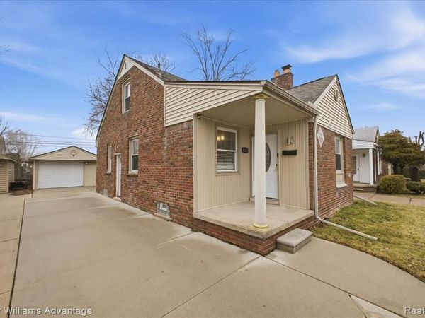 2145 Vernier Road, Grosse Pointe, MI 48236