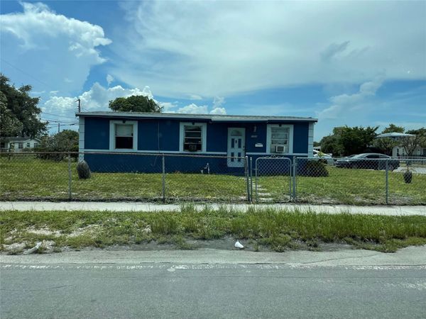 1589 NW 6th Ave, Pompano Beach, FL 33060