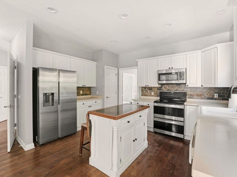 2715 Tucker Trail, Lewis Center, OH 43035 Photo 7