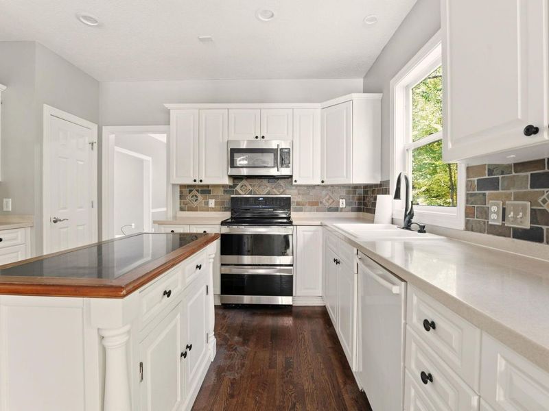 2715 Tucker Trail, Lewis Center, OH 43035 Photo 8