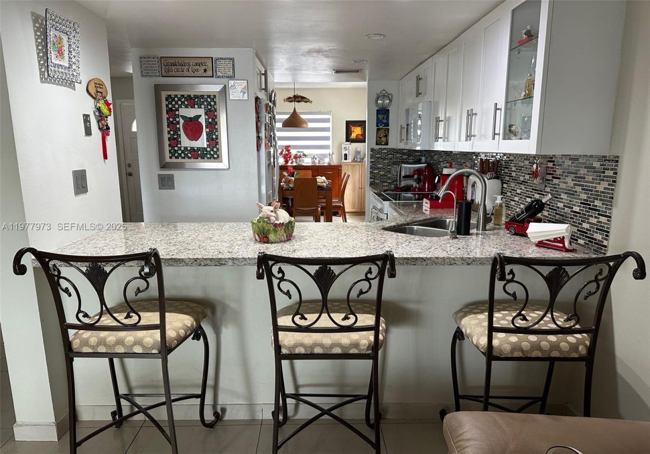 2385 W 69th St , Unit 2385-A, Hialeah, FL 33016 Photo