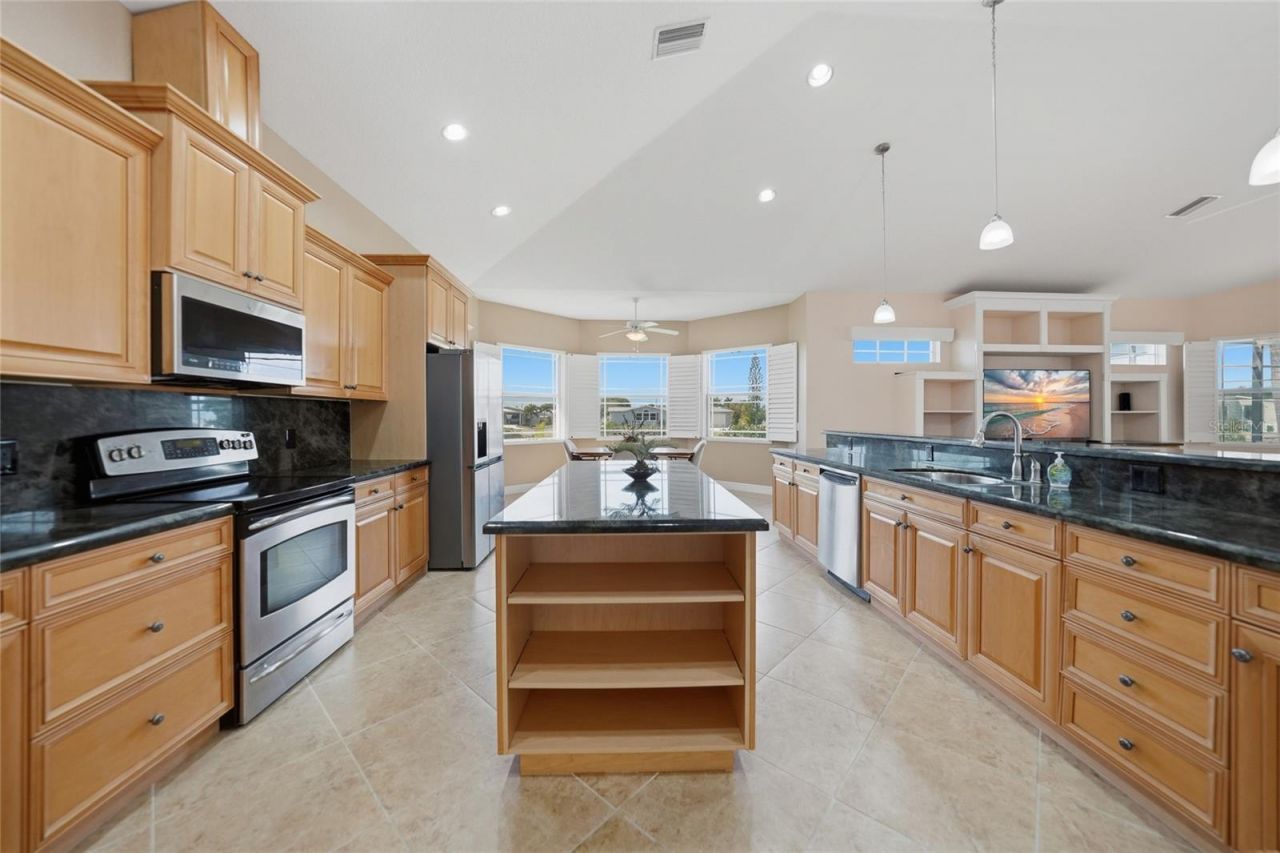 534 Canal Way, Punta Gorda, FL 33950 Photo