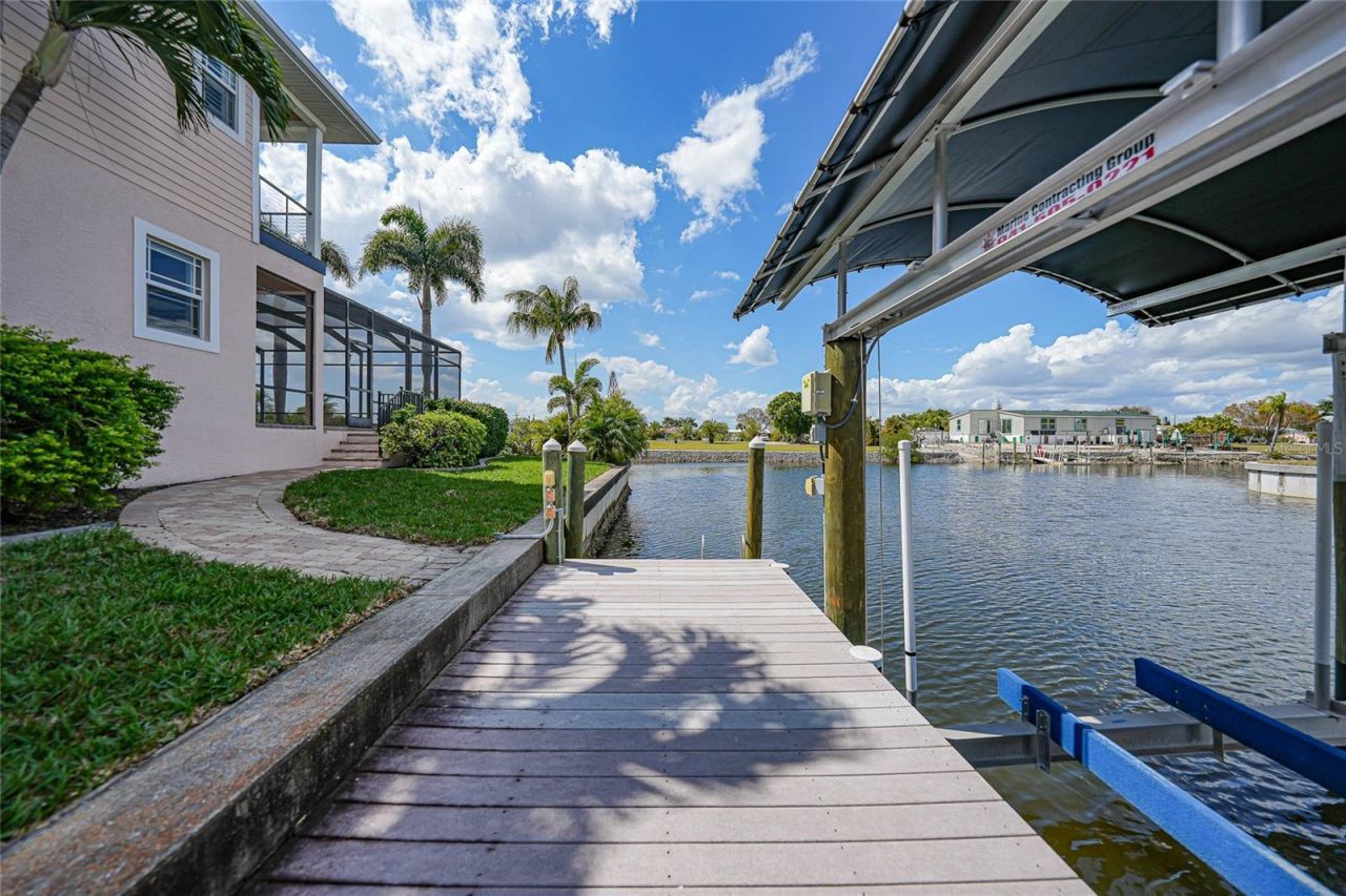 534 Canal Way, Punta Gorda, FL 33950 Photo