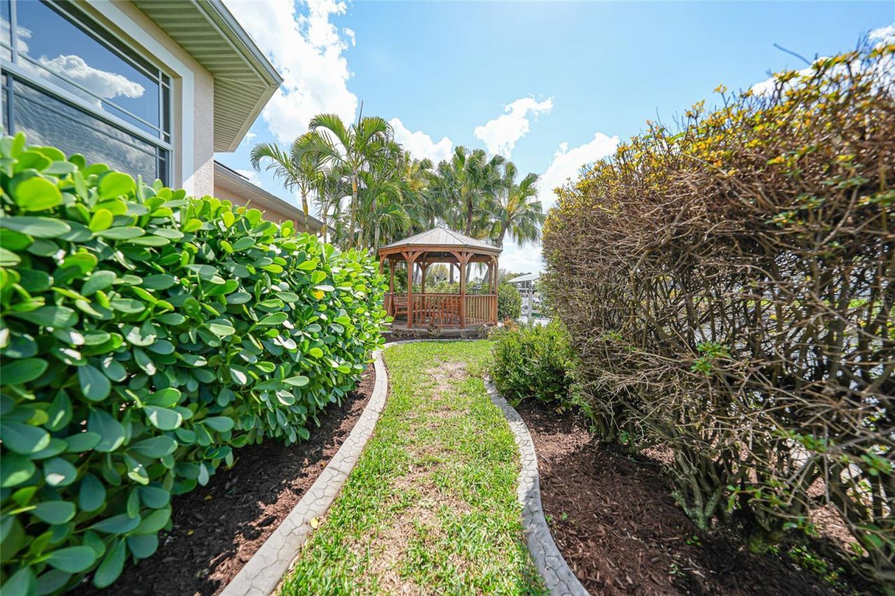 534 Canal Way, Punta Gorda, FL 33950 Photo