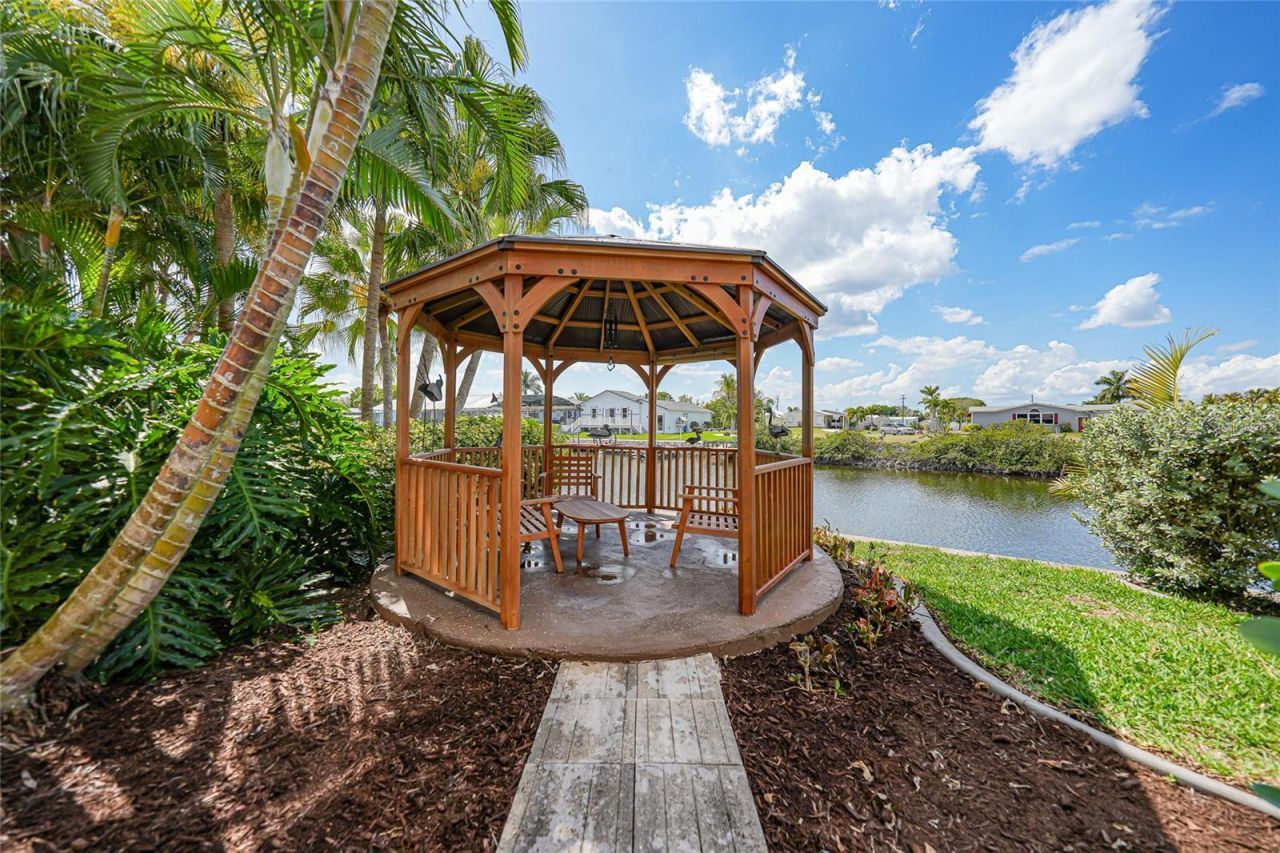 534 Canal Way, Punta Gorda, FL 33950 Photo