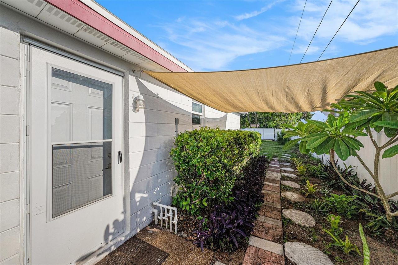 5801 Emerson Ave S, Saint Petersburg, FL 33707 Photo