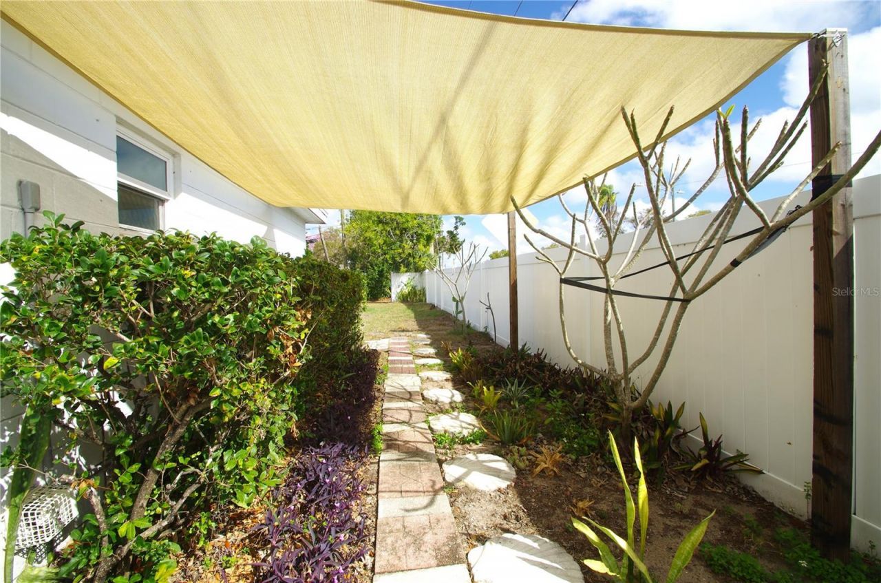 5801 Emerson Ave S, Saint Petersburg, FL 33707 Photo