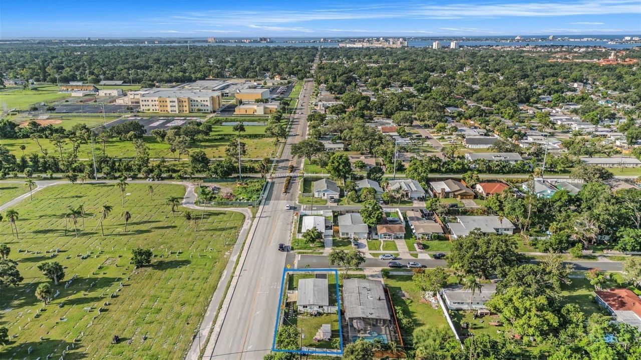 5801 Emerson Ave S, Saint Petersburg, FL 33707 Photo