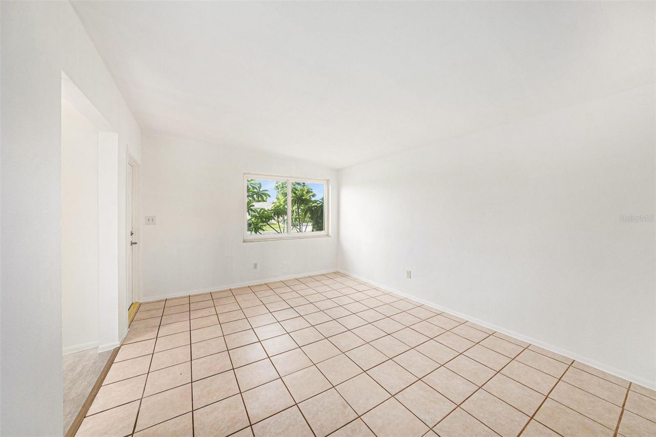 5801 Emerson Ave S, Saint Petersburg, FL 33707 Photo