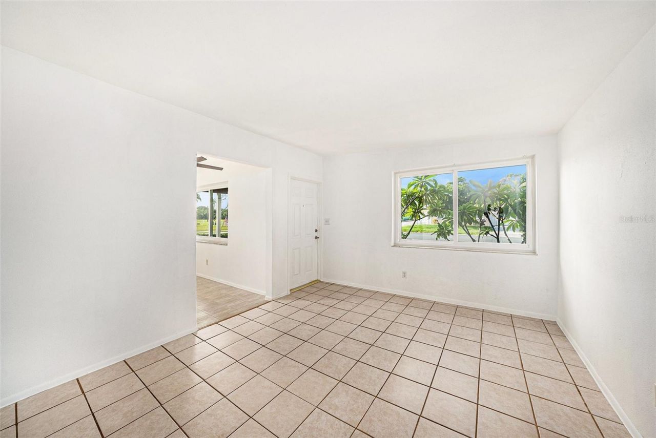 5801 Emerson Ave S, Saint Petersburg, FL 33707 Photo