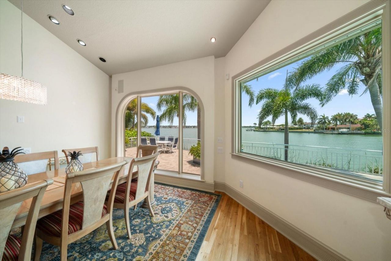 2247 Donato Drive, Belleair Beach, FL 33786 Photo