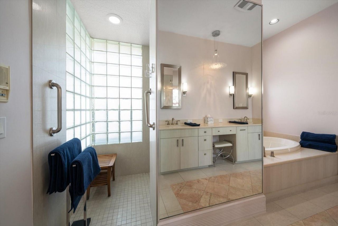 2247 Donato Drive, Belleair Beach, FL 33786 Photo