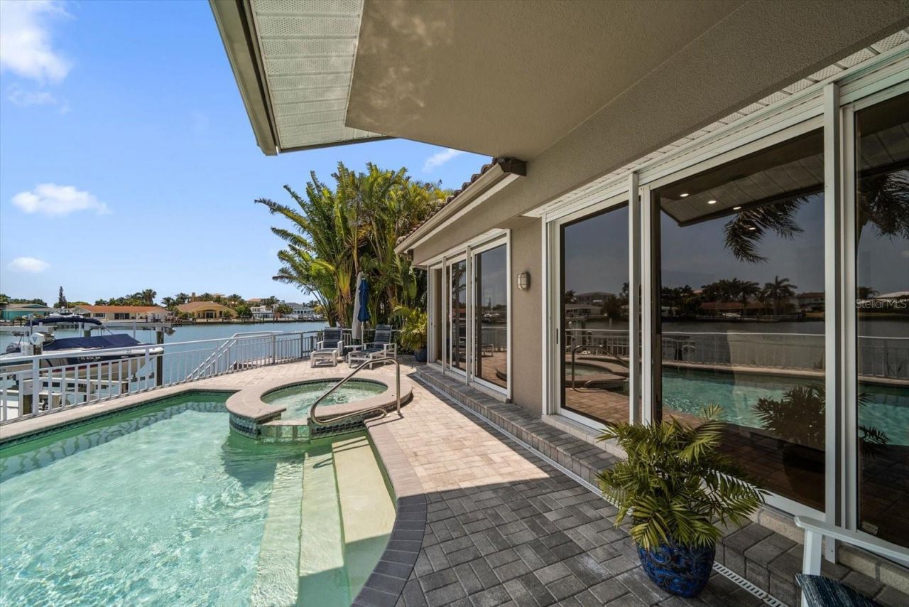 2247 Donato Drive, Belleair Beach, FL 33786 Photo