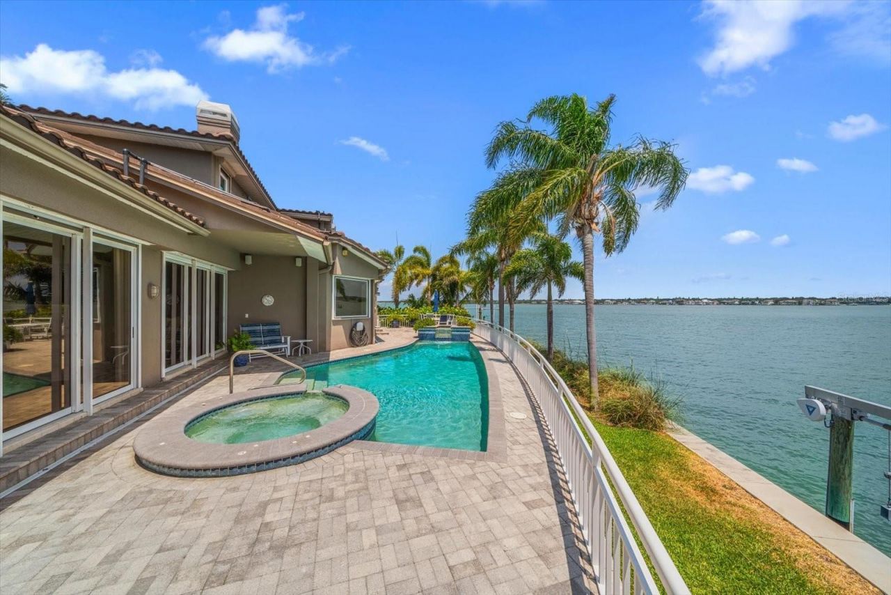 2247 Donato Drive, Belleair Beach, FL 33786 Photo