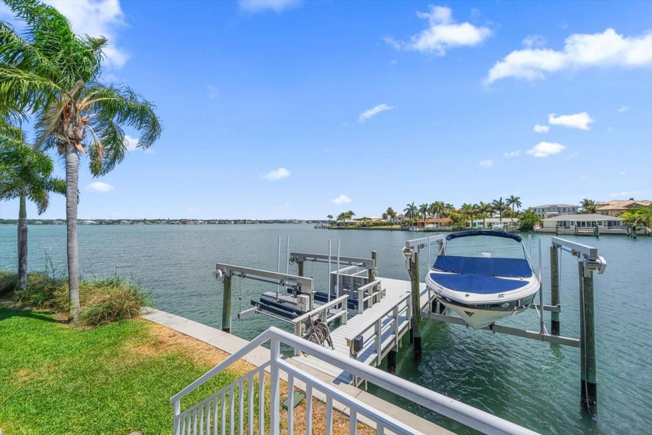 2247 Donato Drive, Belleair Beach, FL 33786 Photo