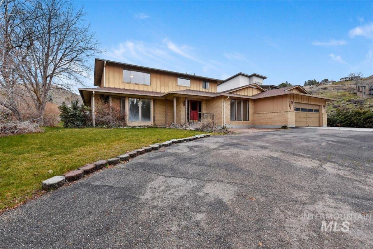 4820 W Hill Rd primary photo