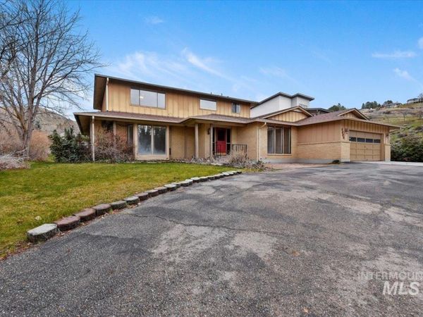 4820 W Hill Rd, Boise, ID 83703