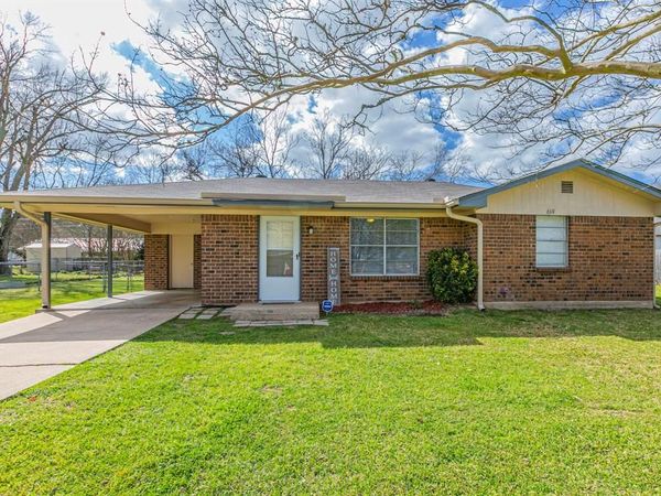 619 Dejay Street , Fairfield, TX 75840
