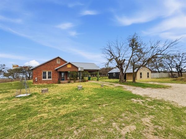 910 County Road 421 , Evant, TX 76525