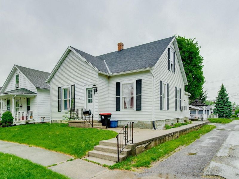 608 W Pearl Street, Wapakoneta, OH 45895 Photo 4