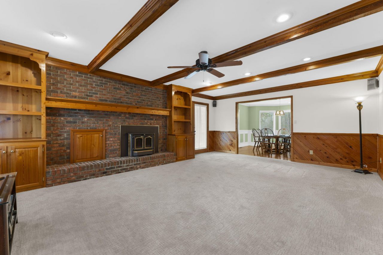 237 Benchwood Drive Photo 10