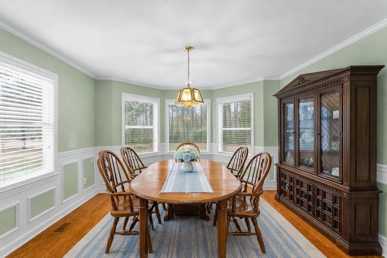 237 Benchwood Drive Photo 11