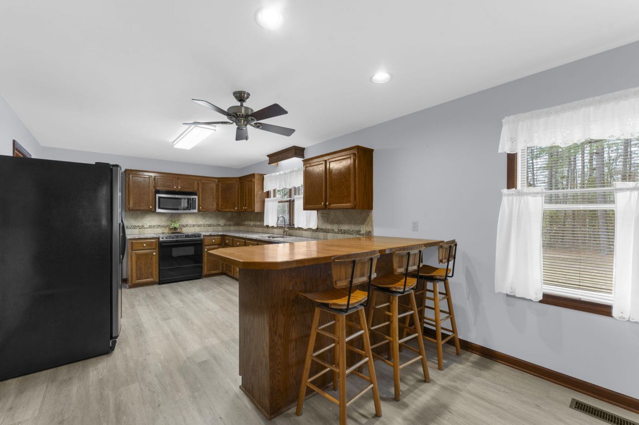 237 Benchwood Drive Photo 15