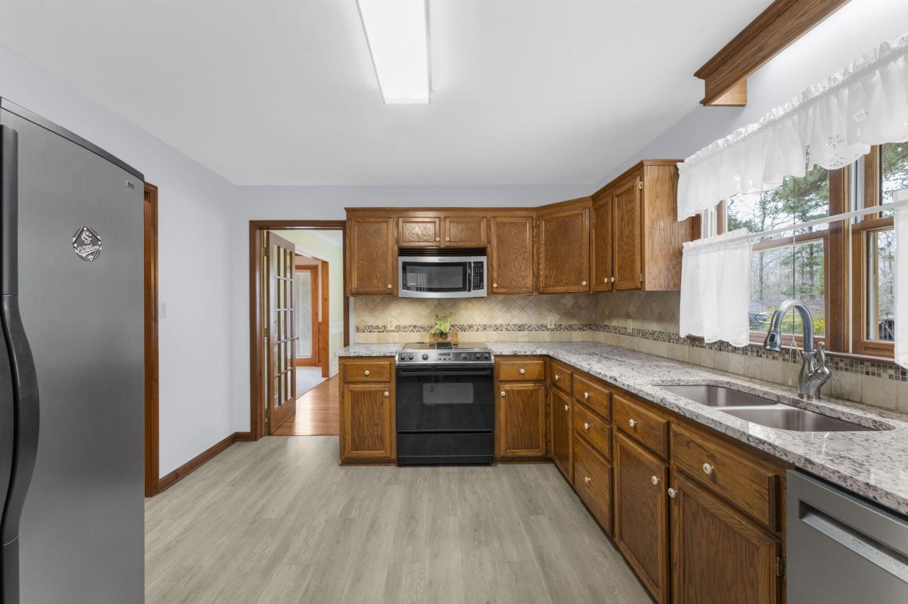 237 Benchwood Drive Photo 16