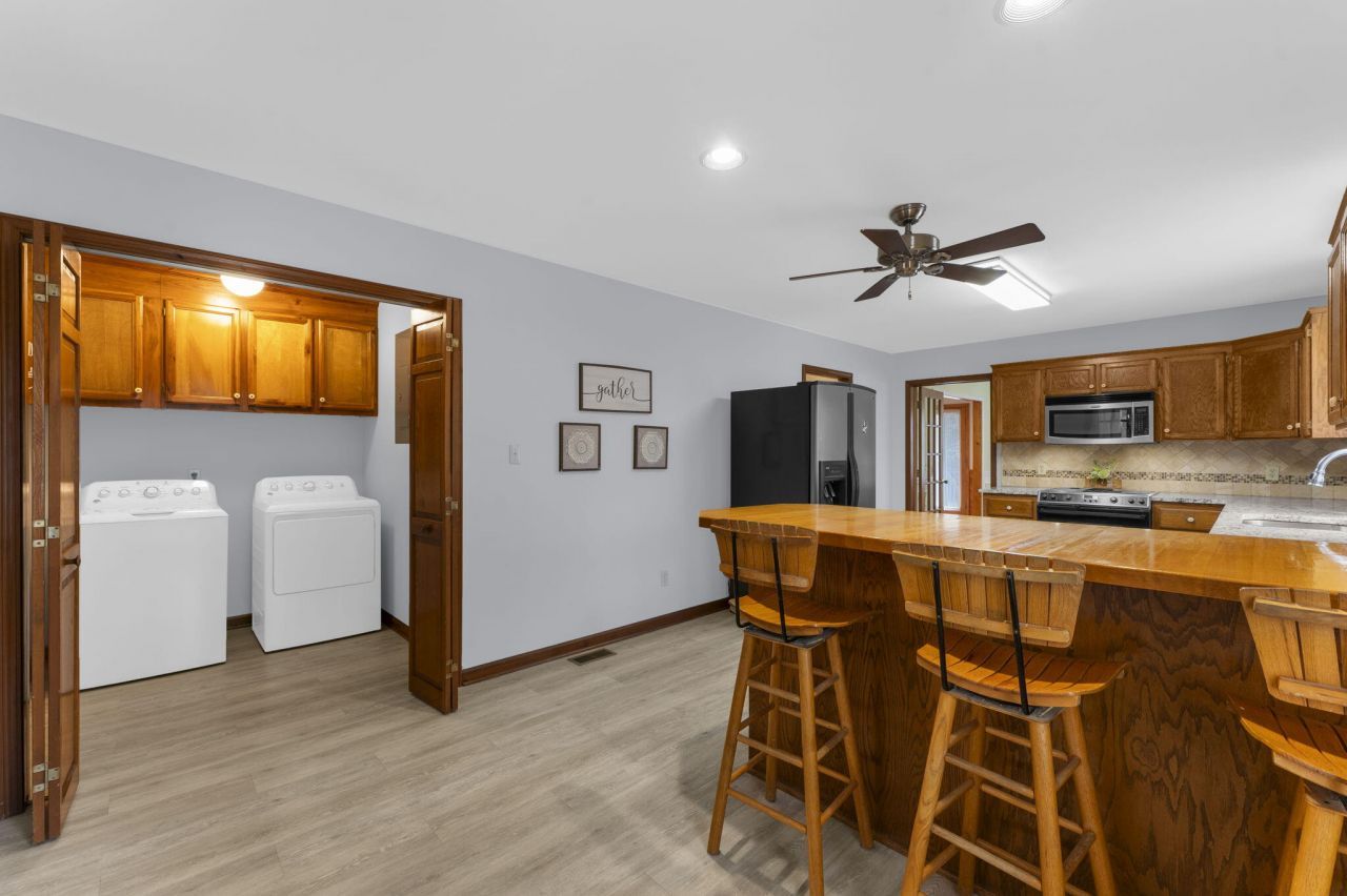 237 Benchwood Drive Photo 17