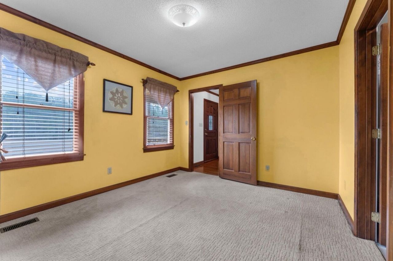 237 Benchwood Drive Photo 18