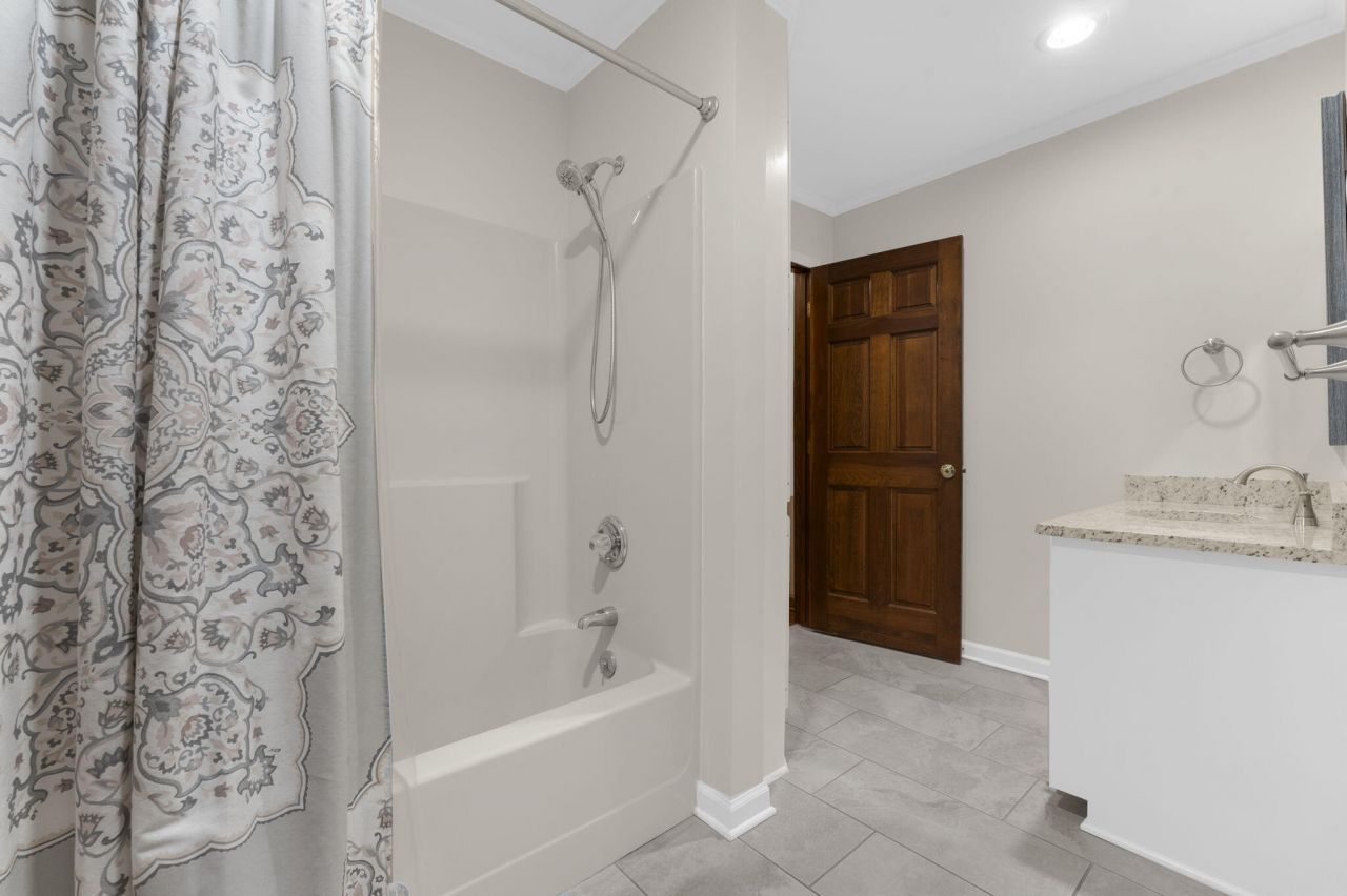 237 Benchwood Drive Photo 19