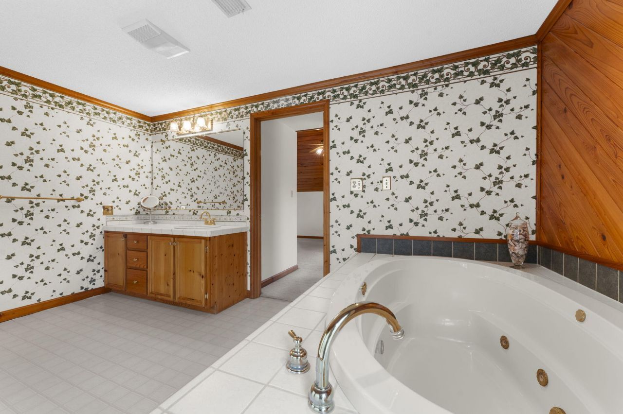 237 Benchwood Drive Photo 24