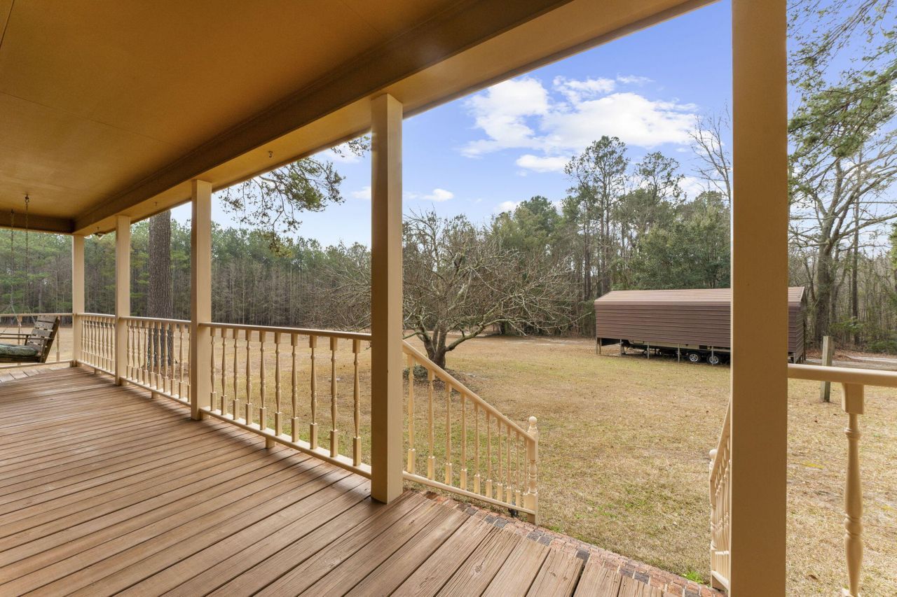 237 Benchwood Drive Photo 6