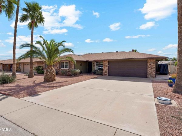 9721 W GREENWAY Road, Sun City, AZ 85351