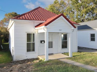 307 E Woodford Street, Lawrenceburg, KY 40342