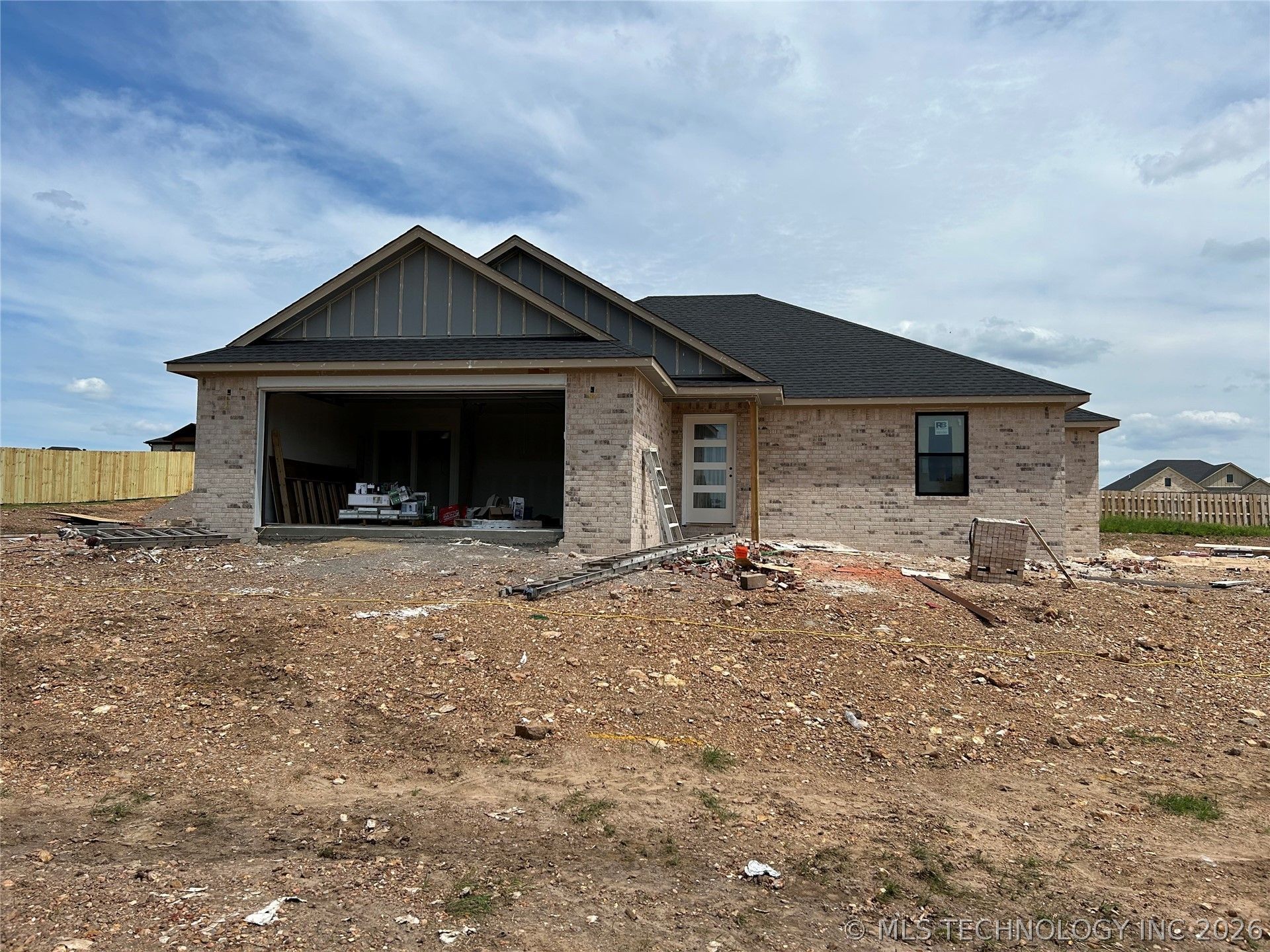 2021 N Everly Drive, Tahlequah, OK 74464 Main Photo