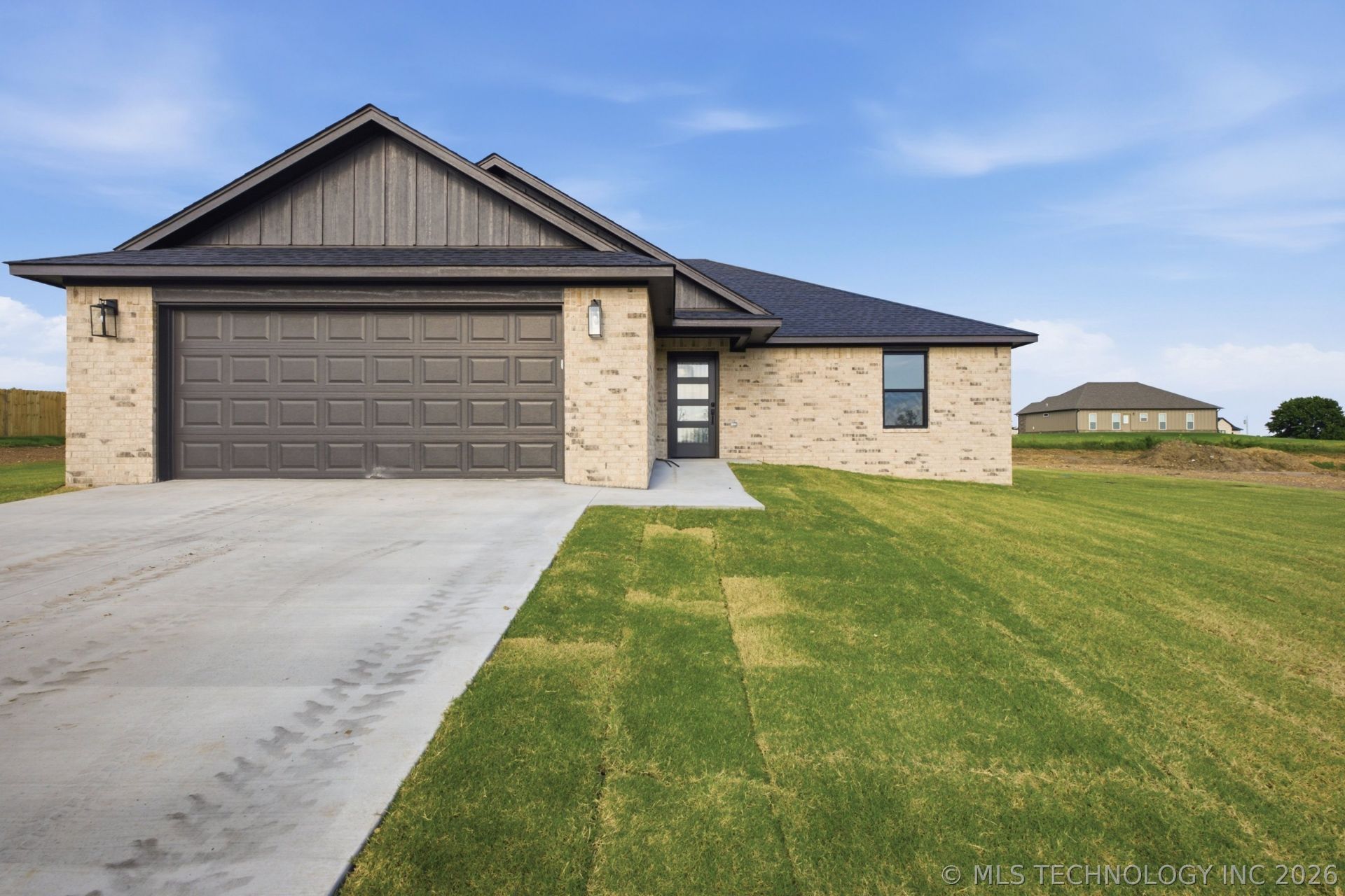 2021 N Everly Drive, Tahlequah, OK 74464 Main Photo