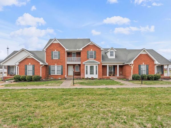 207 Bailey Ln, Unit 102, Pleasant View, TN 37146
