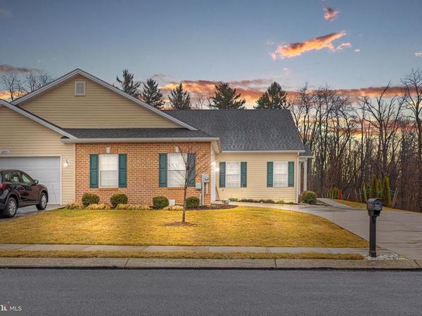 3243 PORTRAIT WAY, CHAMBERSBURG, PA 17201