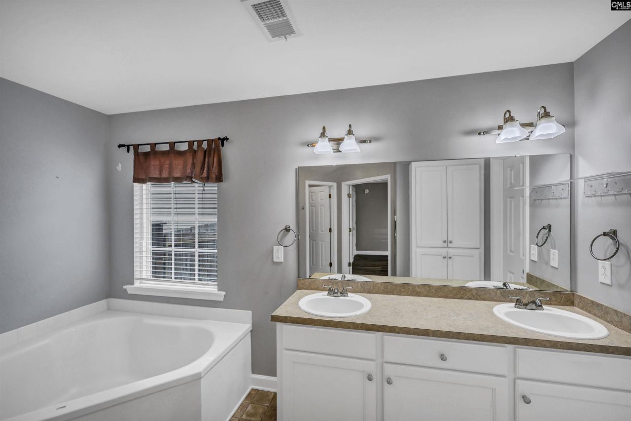 322 Kenmore Park Drive Photo 11