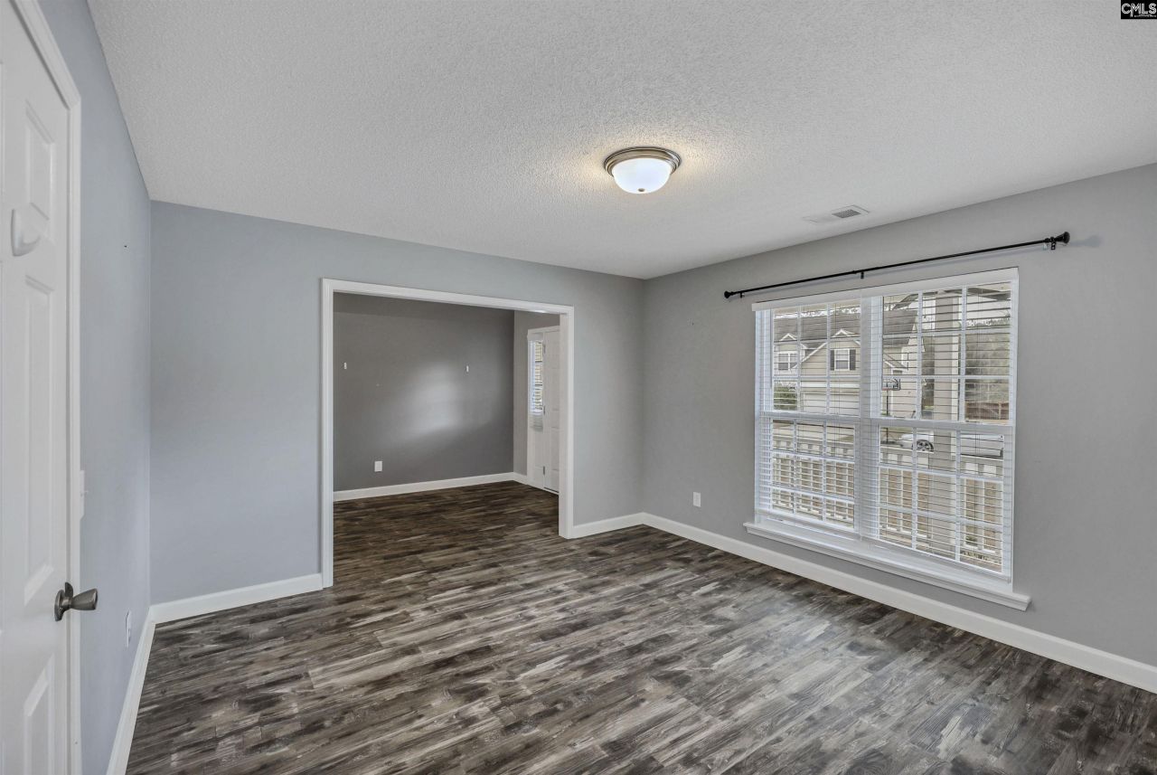 322 Kenmore Park Drive Photo 5