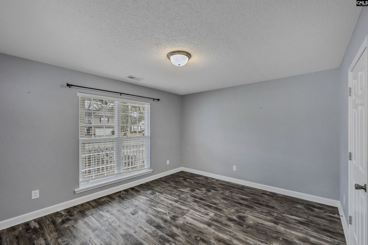 322 Kenmore Park Drive Photo 6