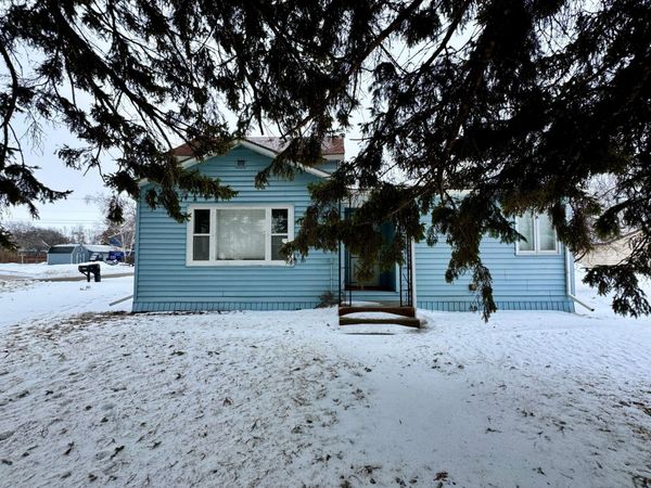 810 2nd Street NE, Roseau, MN 56751