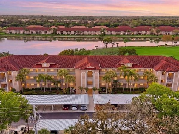 2720 Cypress Trace CIR, Unit 2913, NAPLES, FL 34119