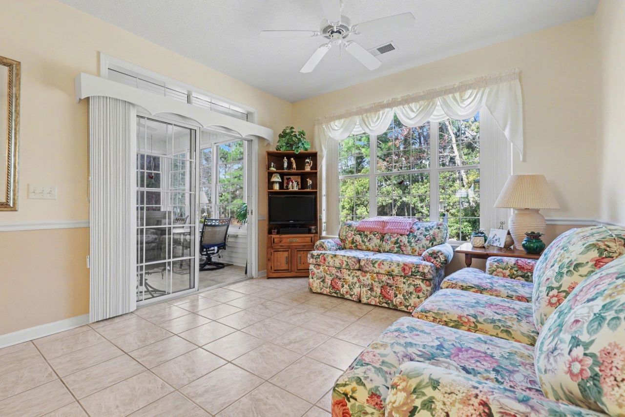 193 Glenwood Dr. Photo 14