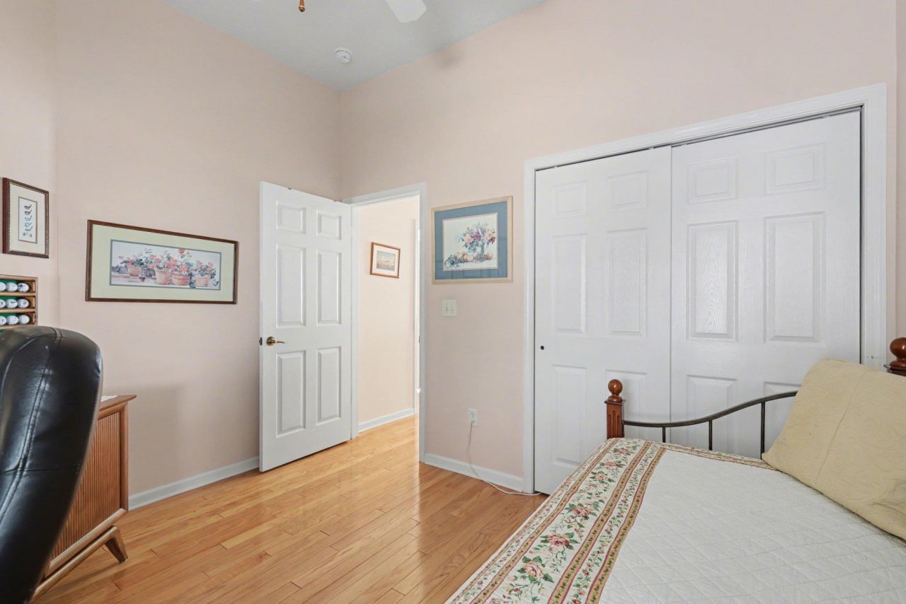 193 Glenwood Dr. Photo 22