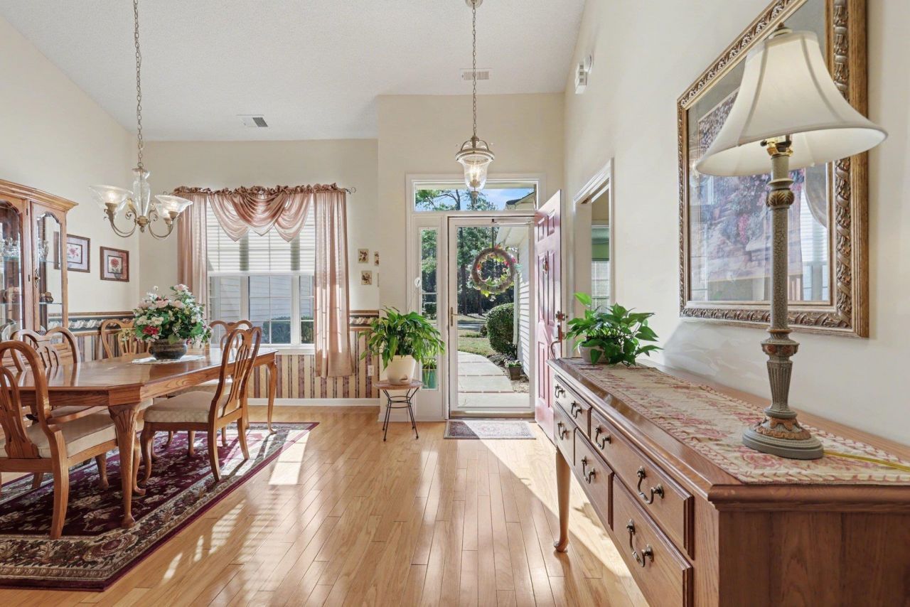 193 Glenwood Dr. Photo 6