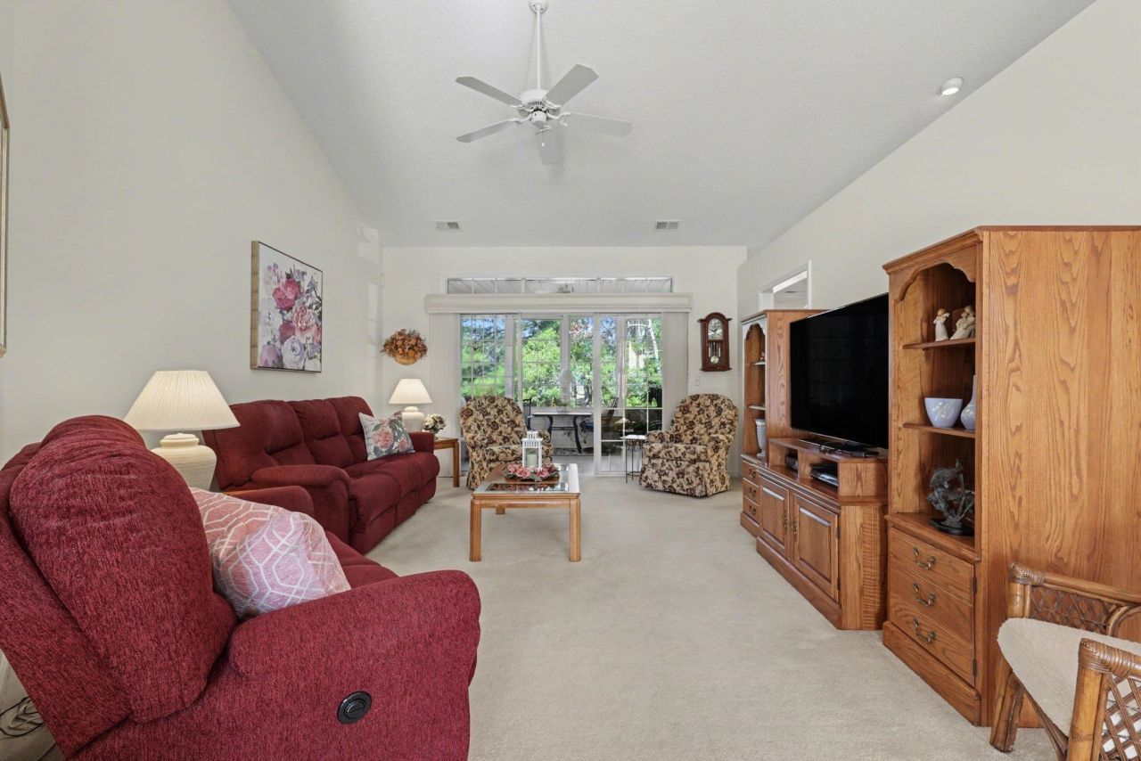 193 Glenwood Dr. Photo 9