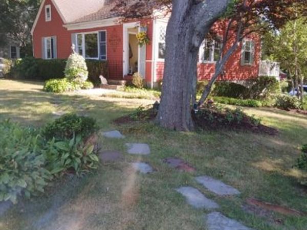 207 Topsfield Rd, Wenham, MA 01984