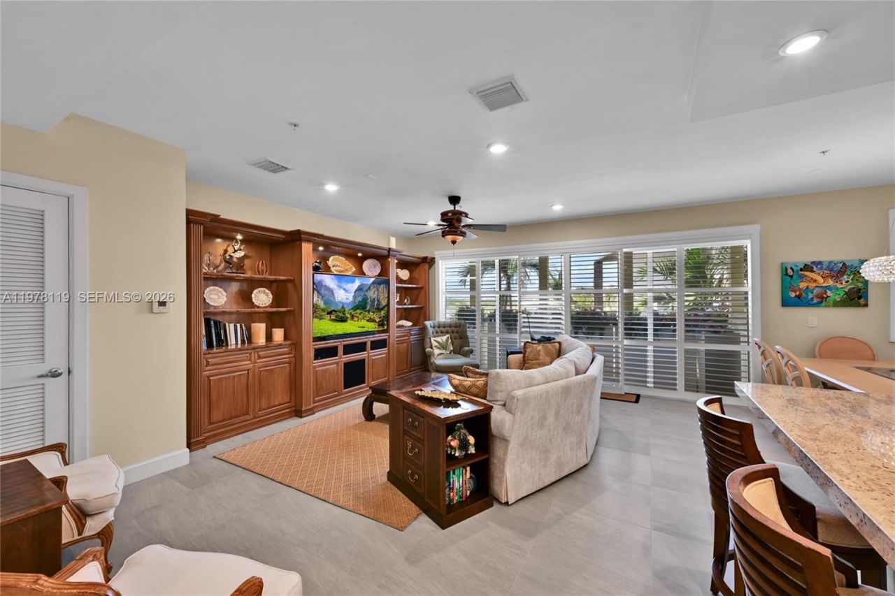 346 Elm St , Unit A-10, Hollywood, FL 33019 Photo